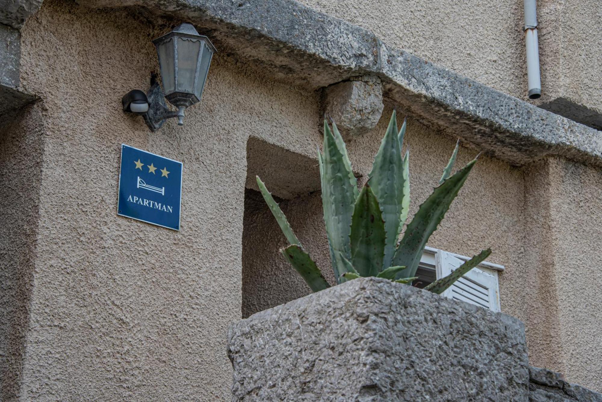 Apartman Nives Lubenice Exteriör bild